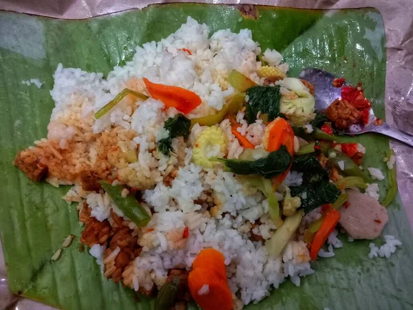 家でのお米と野菜のランチ — ストック写真