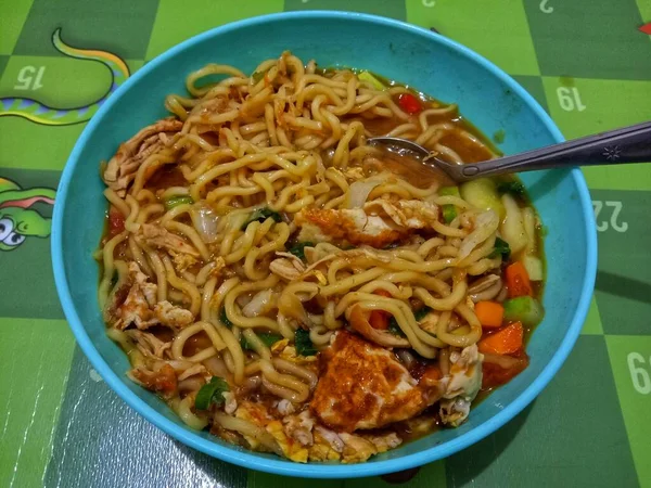 Fideos Pollo Tazón Azul — Foto de Stock