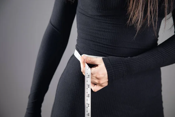 Young Woman Measuring Abdominal Circumference Measuring Tape — Stock Photo, Image