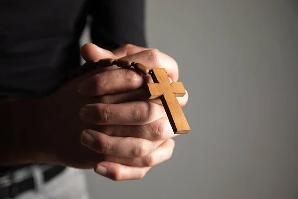 Man Holding Wooden Cross His Hand — Stock Photo, Image