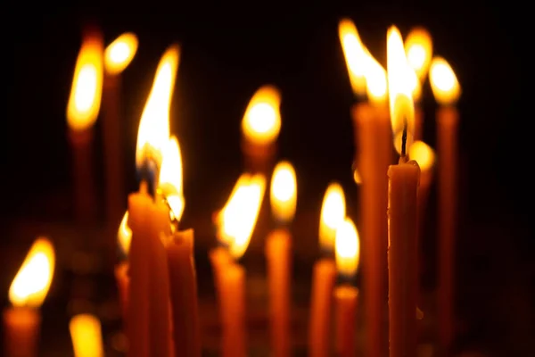 Candele Stanno Bruciando Nella Chiesa — Foto Stock