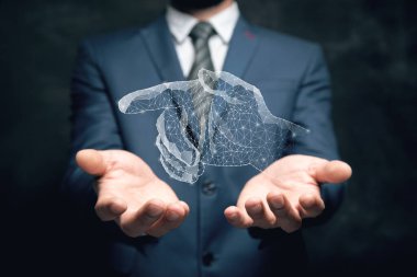 Ağdaki resimli el. # Ellerinde tutan adam #