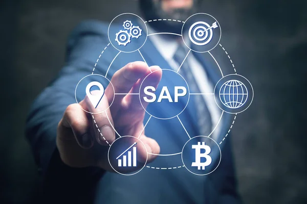 İnternet, iş, teknoloji ve ağ konsepti. Sanal ekran veri merkezinde SAP Sistem Yazılım Otomasyonu kavramı.