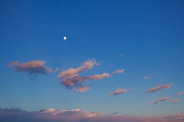 Lua Cheia Nuvens Pôr Sol — Fotografia de Stock