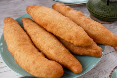 Masada yeni pişmiş turtalar.