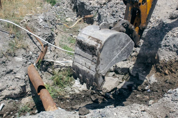 Excavadora Moderna Cava Una Trinchera — Foto de Stock
