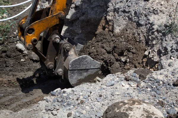 Excavadora Moderna Cava Una Trinchera — Foto de Stock