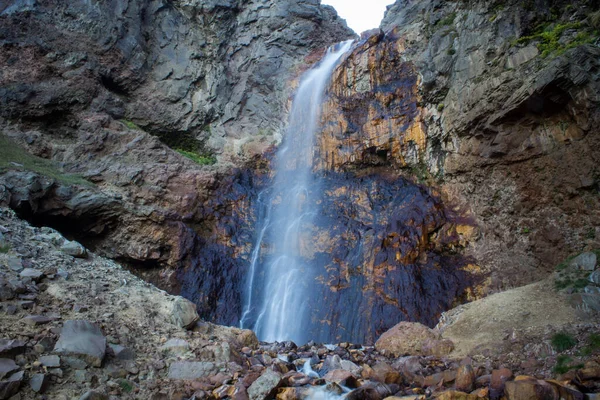 Ermenistan Daki Aragats Dağı Nda Şelale — Stok fotoğraf