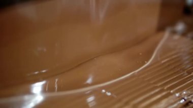 Şekerlemeler için çalışan ekipman süreci.