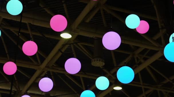 Abstract beeld van kleurrijke ballen. — Stockvideo