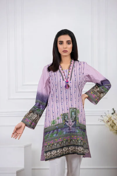 Пакистанский Костюм Шалвара Камиза Дупаттой Пакистанской Модели Показывается Платье Стилем — стоковое фото