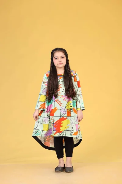 Menina Paquistanesa Criança Está Vestindo Páscoa Vestido Ocidental Crianças Menina — Fotografia de Stock