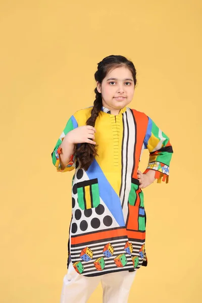 Das Pakistanische Mädchen Trägt Oster Oder Westerkleid Kinder Mädchen Kleid — Stockfoto