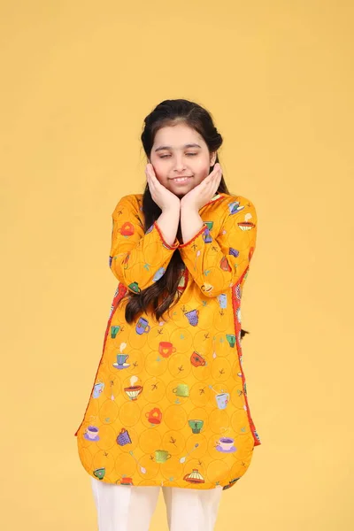 Ragazza Bambino Pakistano Indossa Pasqua Vestito Occidentale Bambini Ragazza Vestito — Foto Stock