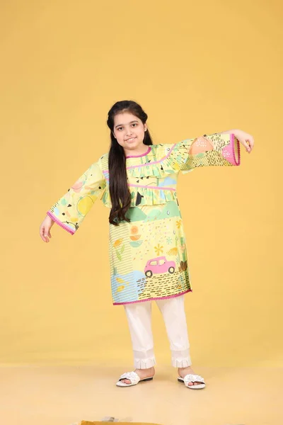Pakistaans Kind Meisje Draagt Pasen Westerse Jurk Kinderen Meisjes Jurk — Stockfoto