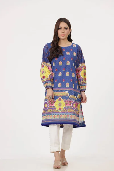 Een Pakistaans Shalwar Kameez Pak Met Dupatta Pakistaans Model Wordt — Stockfoto