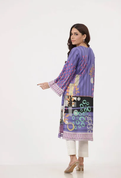 Pakistanlı Bir Shalwar Kameez Takımı Dupatta Pakistanlı Manken Elbisesini Göstermiş — Stok fotoğraf