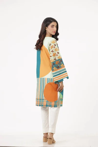 Ein Pakistanischer Schalwar Kameez Anzug Mit Dupatta Pakistanisches Model Zeigt — Stockfoto