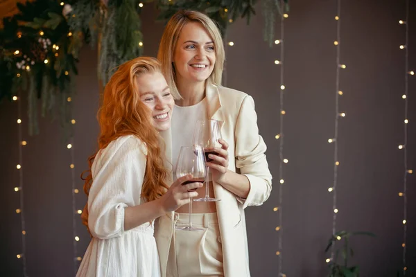 Lesbian Couple Having Dinner Restaurant One Girl Hugs Her Beloved — Fotografia de Stock