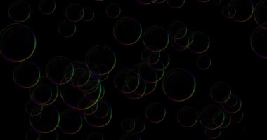 Görüntüler, siyah arkaplandaki mavi baloncuklar, şeffaf kabarcıklar yukarı çıkıyor, tasarımcı için bir şablon. Harmanlama modu, kaplama kipi 4k video arkaplanı. 3d hazırlayıcı