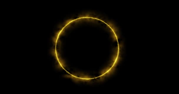 黒い背景の黄色いリングの映像です。煙と黄色の炎の抽象的なサークル。徐々に、火の燃焼リングが現れ、円の中で一定の燃焼。アニメーショングラフィック4k,漫画, — ストック動画