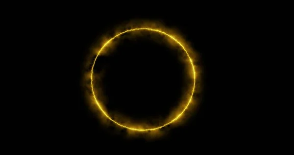 Žlutý prsten na černém pozadí. Abstraktní kruh žlutého plamene s kouřem. Postupně se objevil hořící ohnivý kruh a v kruhu neustále hořel. — Stock fotografie