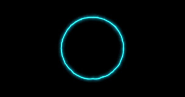 Anel azul de relâmpago, neon energia um fundo preto. Círculo energético abstrato com descargas atmosféricas. Gradualmente, um anel azul apareceu e um brilho constante no círculo. Gráficos animados 4k. — Vídeo de Stock