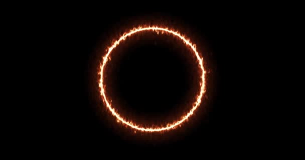 Inel roşu galben aprins pe fundal negru. Cerc abstract de flacără solară. Un inel de foc arzător a apărut treptat și o ardere constantă într-un cerc. Animație grafică 4k, desen animat, modul suprapunere — Videoclip de stoc