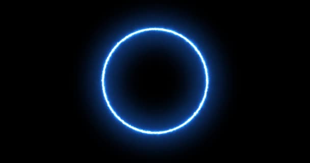 Anel azul de relâmpago, néon de energia sobre um fundo preto. Círculo energético abstrato com descargas atmosféricas. Gradualmente, um anel azul apareceu e um brilho constante no círculo. Gráficos animados 4k. — Vídeo de Stock