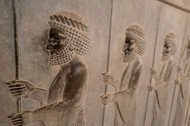 İran 'ın antik Persepolis şehrinin kalıntıları, heykelleri ve duvar resimleri. Antik Pers İmparatorluğunun en ünlü kalıntıları..