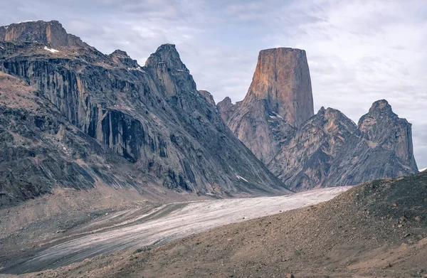 Iconic Granite Rock Asgard Towers Turner Glacier Remote Arctic Valley — Stock Photo, Image