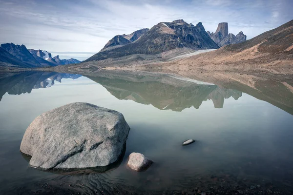 Granite Tower Asgard Surrounding Peaks Reflect Waters Glacier Lake Remote — Stock Photo, Image