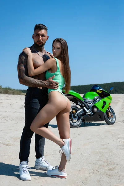 Serious Male Tattoos Beard Standing Embracing Sensual Girlfriend Long Brown — Stock Photo, Image