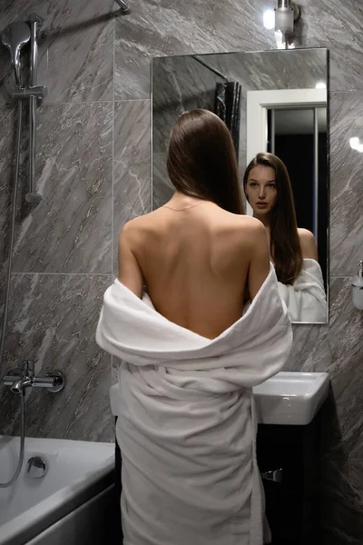 Back View Graceful Sexy Female Bare Breast Standing Front Mirror — стоковое фото