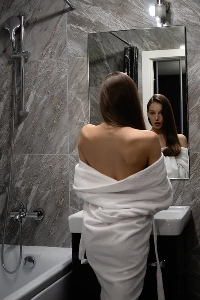 Back View Graceful Sexy Female Bare Breast Standing Front Mirror — Stockfoto
