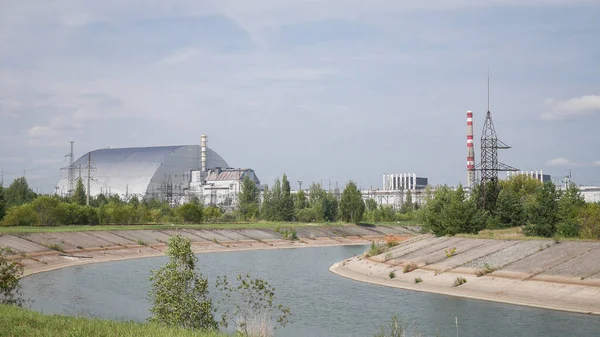 Chernóbil central nuclear, vista desde la distancia, Ucrania — Foto de Stock