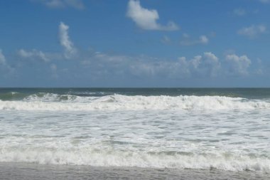 Florida sahilindeki güzel okyanus suyu arka planı