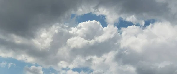 Beautiful Panoramic View Blue Sky Fluffy Clouds — Stock Photo, Image