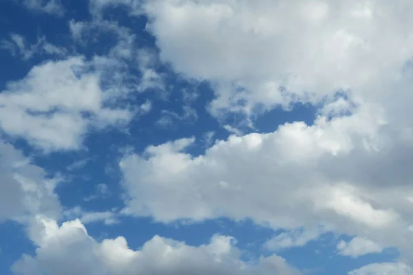 Schöne Wolken Blauen Himmel Natürlicher Hintergrund — Stockfoto