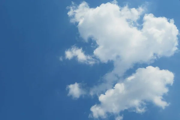 Beautiful Heart Shape Cloud Blue Sky Natural Background — Photo