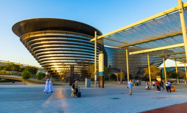 Dubai, Birleşik Arap Emirlikleri - 13 Ekim 2021: The Mobility Pavilion or Alif Pavilion at the Expo 2020 Dubai BAE