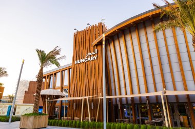 Dubai, Birleşik Arap Emirlikleri - 13 Ekim 2021: 2020 Dubai İHA Fuarında Macaristan pavyonu
