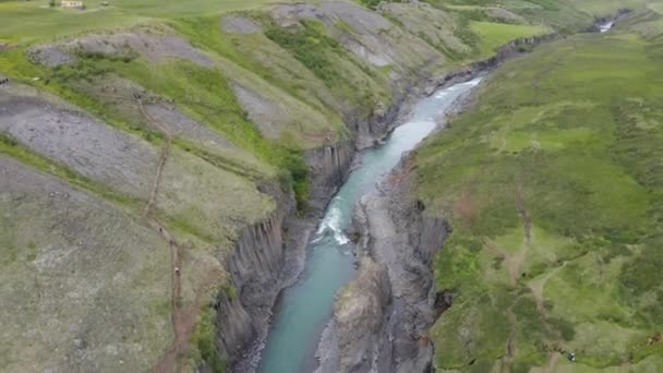 Aerial View Stulagil Canyon Iceland Daytime Drone Shot — Vídeo de Stock