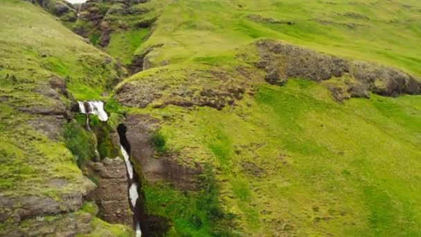 Aerial Drone Shot Vibrant Green Mountain Cascade Waterfall Southern Iceland — Video Stock