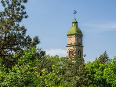 Çam ormanlarındaki saat kulesi, Iassy, Romanya