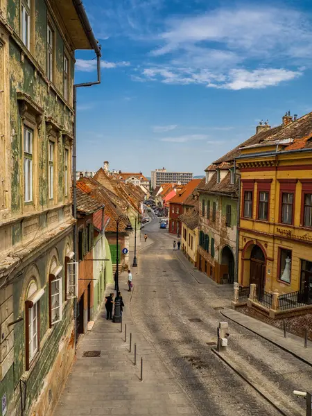 Sibiu 'daki Küçük Meydan' ın yakınındaki sokaklar. Romanya