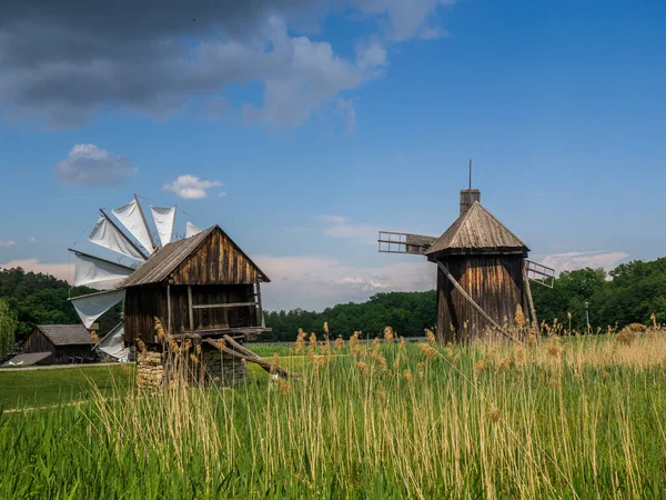 Casas Rústicas Tradicionales Complejo Astra Sibiu Rumania Descubre Concepto Rumania —  Fotos de Stock