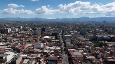 Mexico City 'nin güneyinde hava manzaralı.
