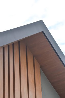 Özet, Bekasi, Batı Java, Endonezya, 5 Mart 2022 Ticari binaların tropikal çatıları