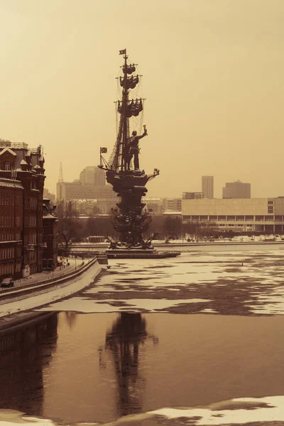 Monument Peter Great River Photo Sunrise Fog — Stock Photo, Image